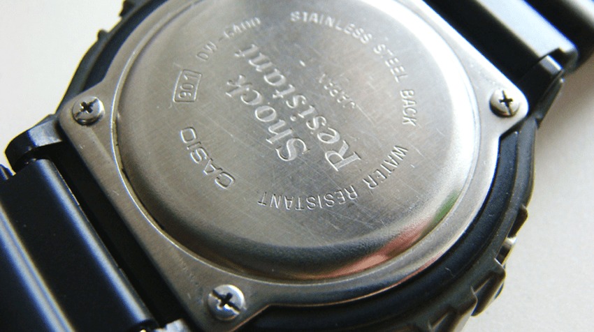 CASIO DW-6400　ガンダムモデルの裏側画像