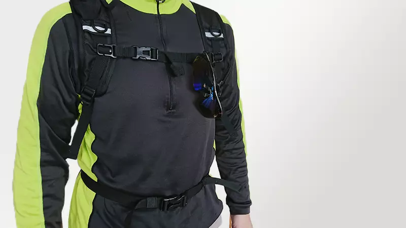 サイクリングバックパックの装着イメージ1