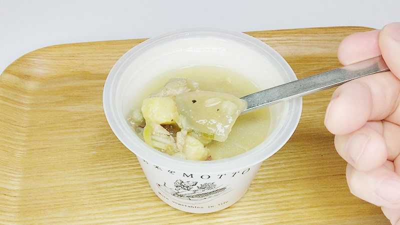 野菜をMOTTOの白湯スープ