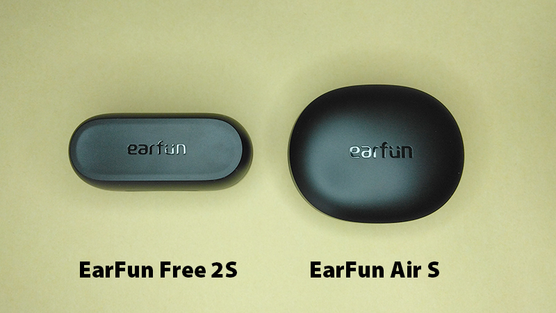 EarFun Free2SとEarFun Air Sとのケースの大きさ比較