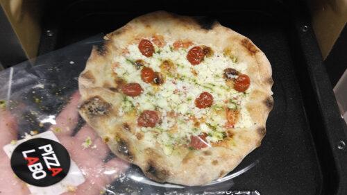 PIZZA LABOの冷凍ピザの「Tamaki」のトースターへ