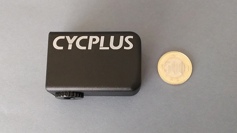 CYCPLUS CUBEの大きさ500円玉との比較